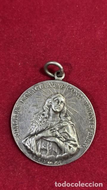 Antig&uuml;edades: Medalla Inmaculada Concepci&oacute;n congregaciones Marianistas, principios siglo XX 3,3 di&aacute;metro 13 grs
