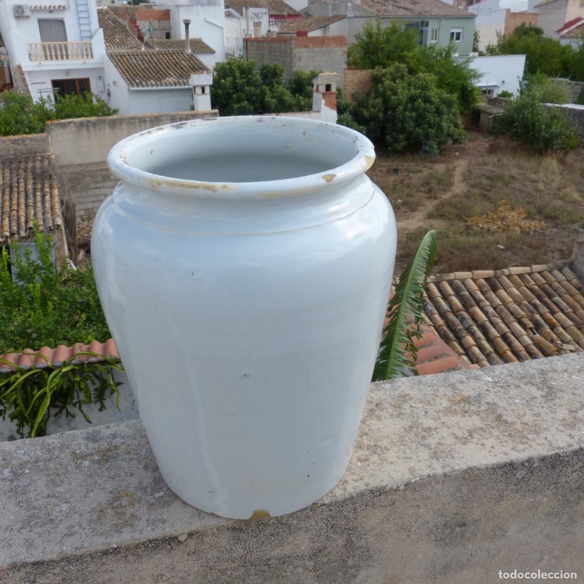 Oggetti Antichi: Antiguo tarro, albarelo, orza de ceramica tradicional, esmalte blanco, 27,5x20,5cm, 2932gr.