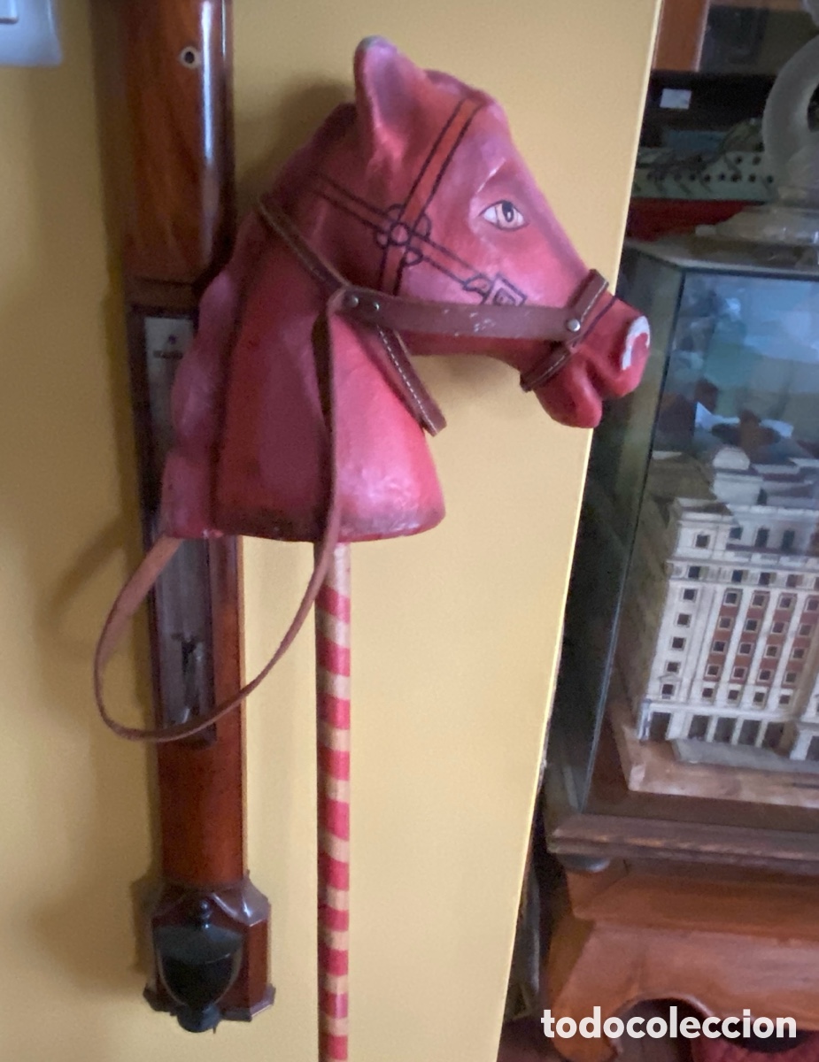 Antig&uuml;edades: Caballo de Palo Antiguo de Cart&oacute;n Piedra A&ntilde;os 40