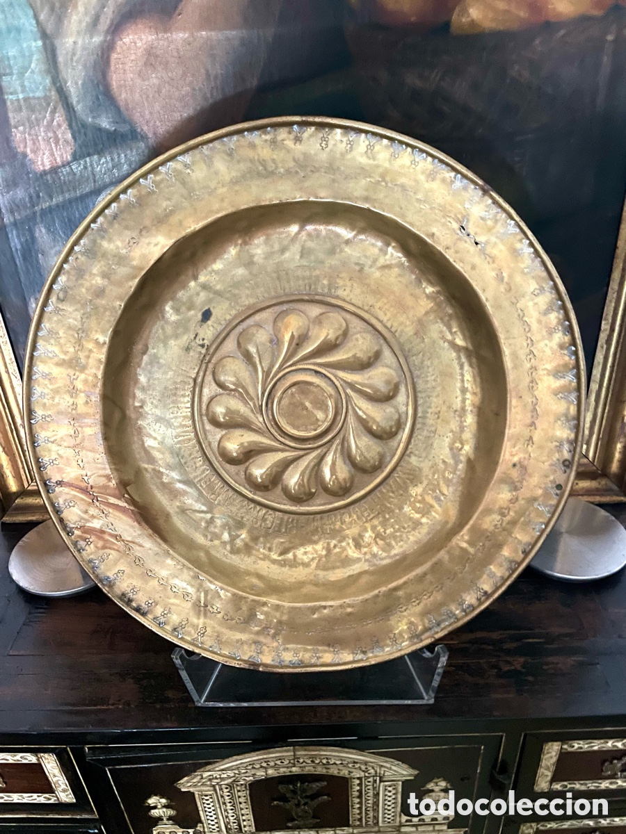 Antig&uuml;edades: Plato petitorio o limosnero antiguo