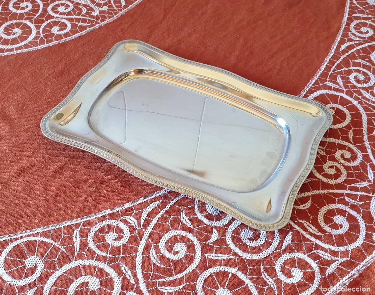 Antig&uuml;edades: Bandeja rectangular de mediados de siglo en acero inoxidable 18/10
