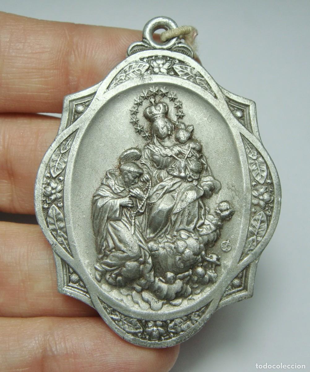 Antig&uuml;edades: Medalla Cofrad&iacute;a del Rosario Perpetuo &middot; Virgen del Rosario &middot; C&aacute;diz &middot; Ca. 1930&ndash;1960 &middot; 50 mm