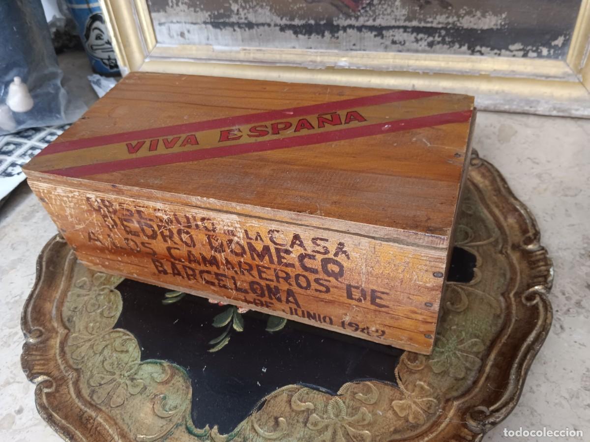Antig&uuml;edades: caja de madera conmemorativa de la hist&oacute;rica bodega jerezana Pedro Domecq, fechada el 5 de junio de