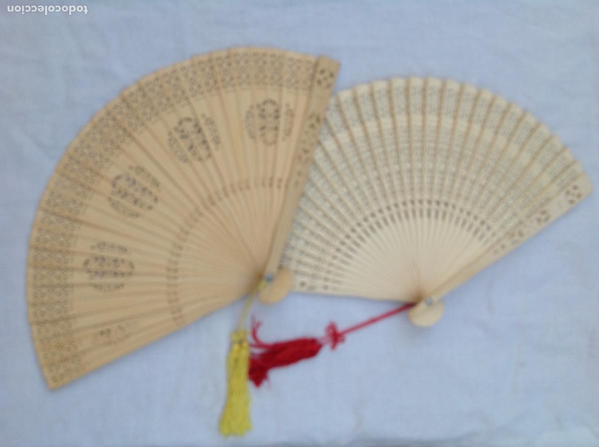 Antig&uuml;edades: Pareja de abanicos chinos de baraja de bamb&uacute; calado