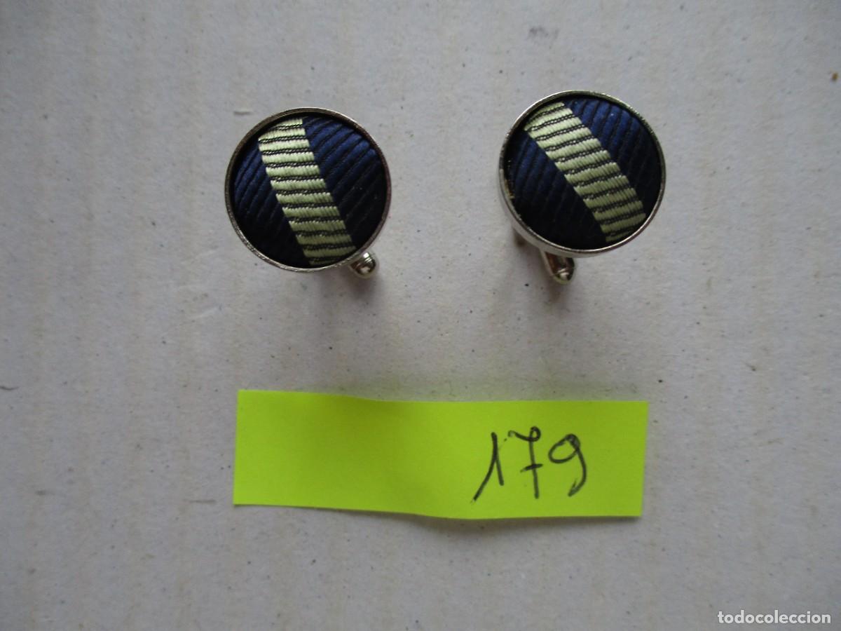 Antig&uuml;edades: GEMELOS CAMISA , JUEGO DE DOS, FRONTAL AZUL-DORADO, DIAMETRO 1.5 CM. MUY BONITOS