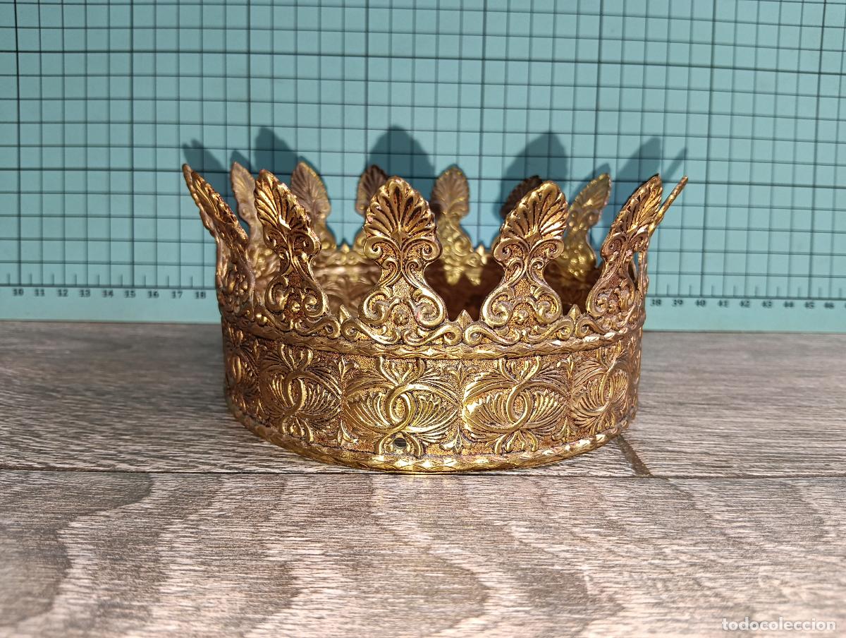 Antig&uuml;edades: Preciosa corona o tiara metal dorado ideal para im&aacute;genes religiosa Ni&ntilde;o Jes&uacute;s Virgen Santos