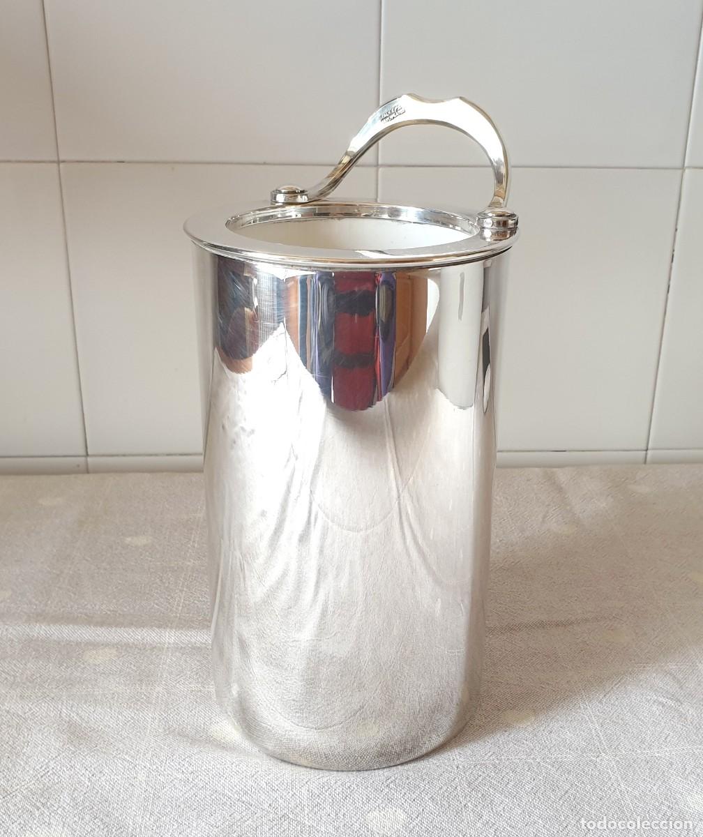 Antig&uuml;edades: Cubitera para vino vintage EPZ Italy de los a&ntilde;os 60, chapada en plata.