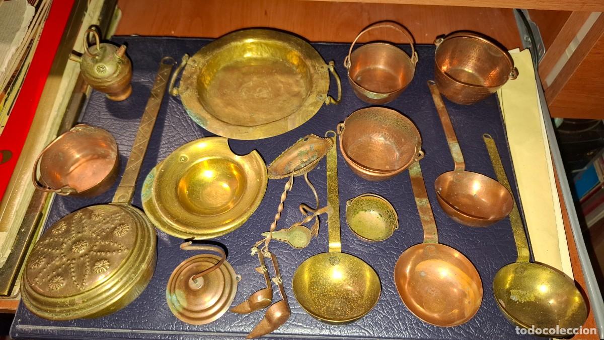 Antig&uuml;edades: Objetos cobre antiguos decorado. Peque&ntilde;os