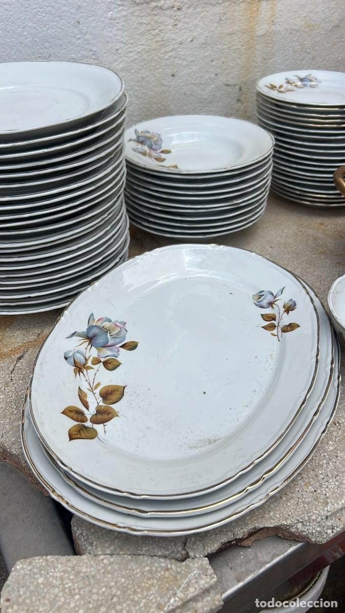 Antig&uuml;edades: VAJILLA ANTIGUA DE CIPFPLA DE GIJON FORMADA POR 21 PLATOS LLANOS, 11 PLATOS HONDOS, 19 POSTRE