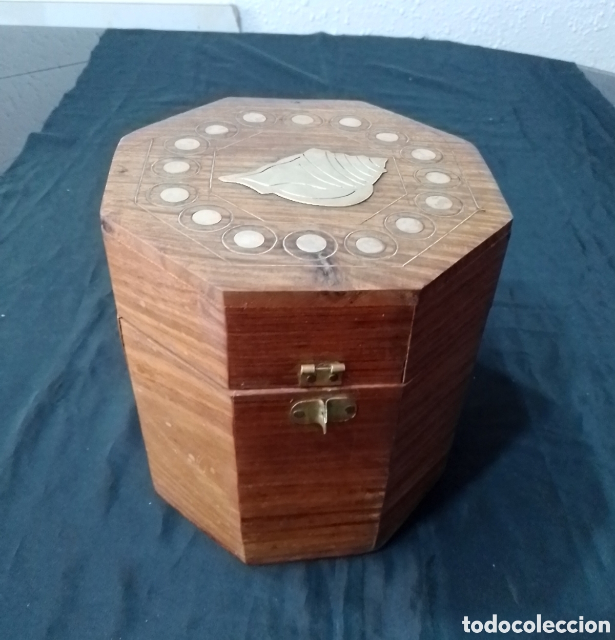 Antig&uuml;edades: Caja joyero de madera exagonal
