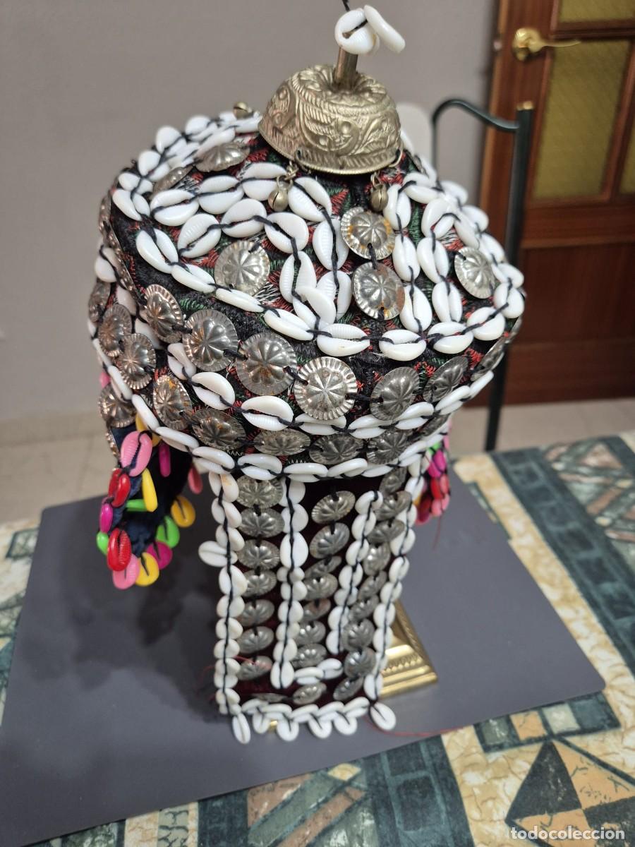 Antig&uuml;edades: Gorro/tocado afgano.