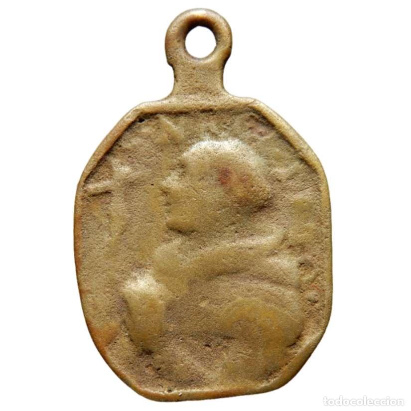 Antig&uuml;edades: Antigua medalla en metal. 21 mm. 755-M