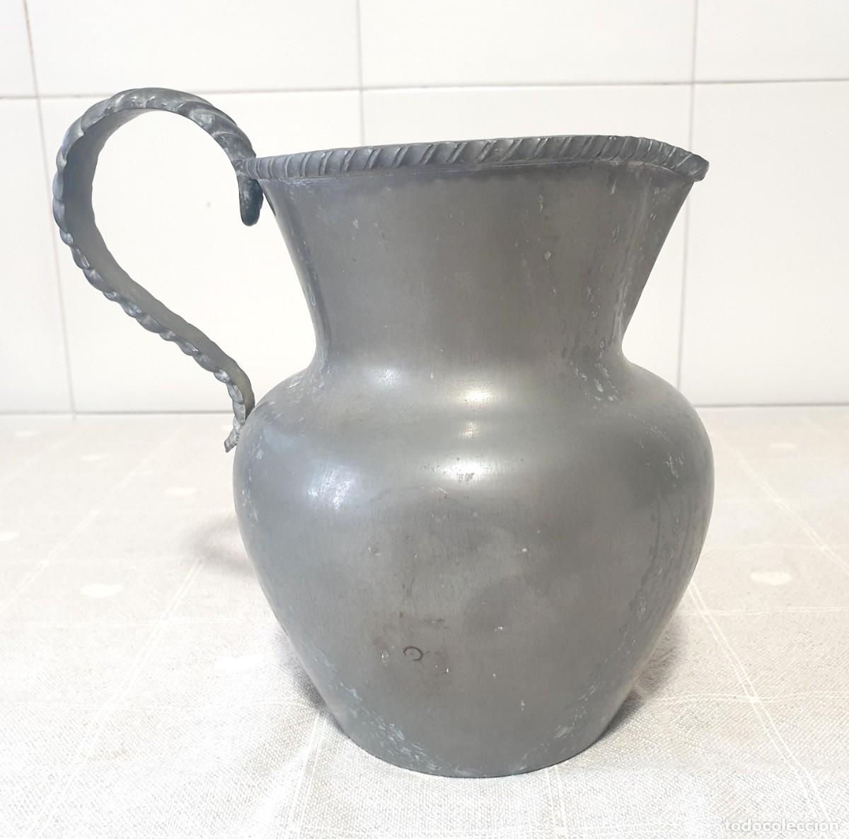 Antig&uuml;edades: Jarra de 16 cm de di&aacute;metro, estilo vintage de los a&ntilde;os 60, fabricada en peltre reforjado al 95%