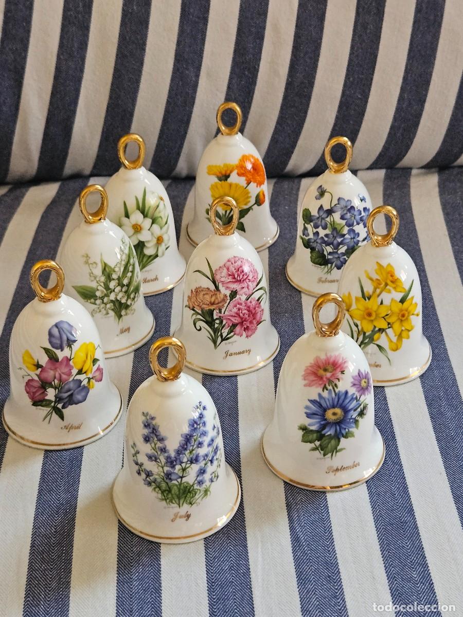 Antig&uuml;edades: Lote De 9 Campanas De Porcelana Inglesa Una Campana Por Cada Mes Con Su Flor.