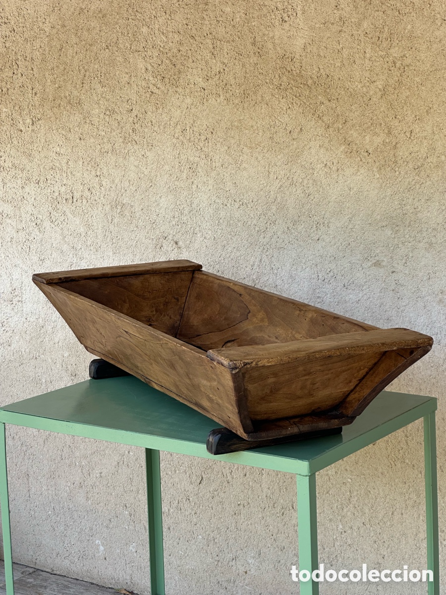Antig&uuml;edades: Artesa antigua de madera, principios s.XX. Masera duerno. Recipiente le&ntilde;era armario pi&ntilde;as.