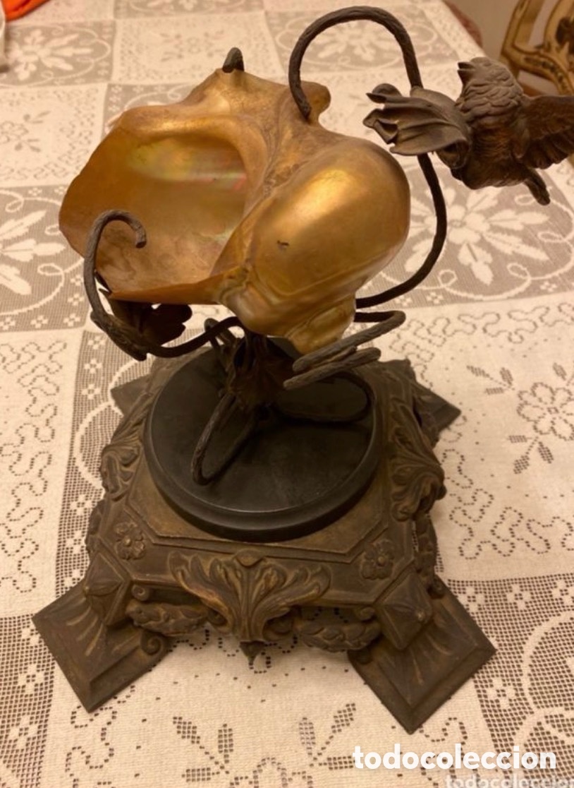 Antig&uuml;edades: Figura modernista antigua