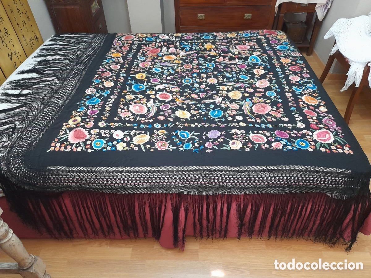 Antig&uuml;edades: Manton de Manila Bordado 150x150 sin fleco