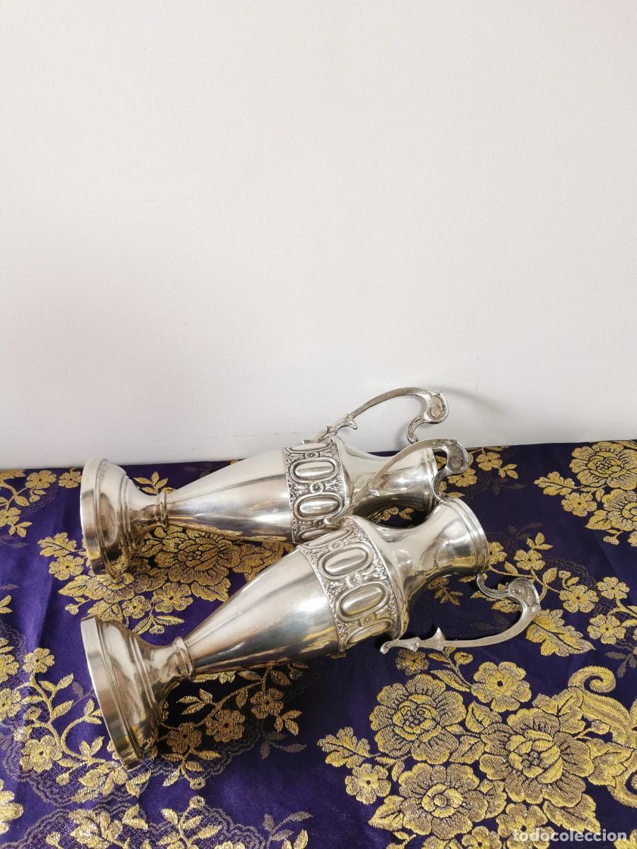 Antig&uuml;edades: Pareja de &aacute;nforas o jarrones de altar 32cm - Foto 5