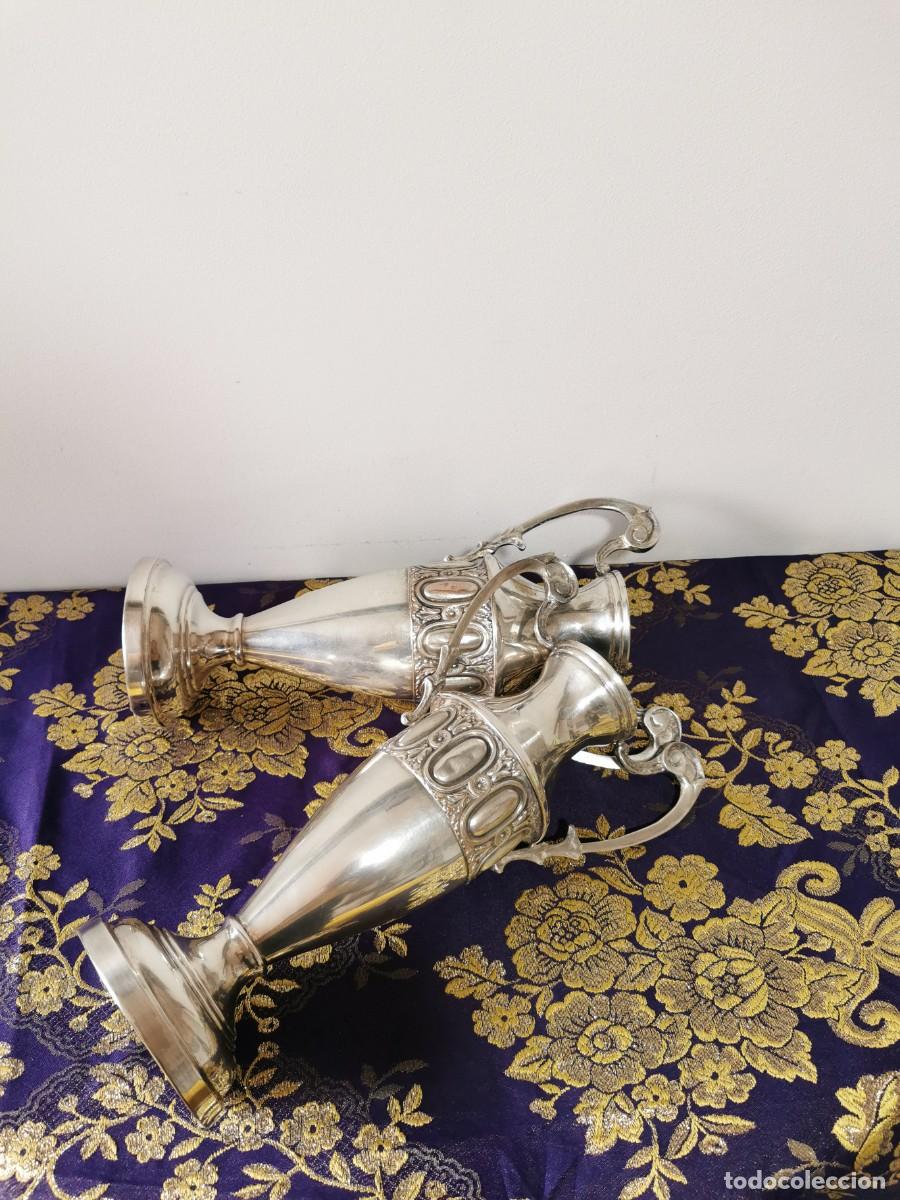 Antig&uuml;edades: Pareja de &aacute;nforas o jarrones de altar 32cm - Foto 6