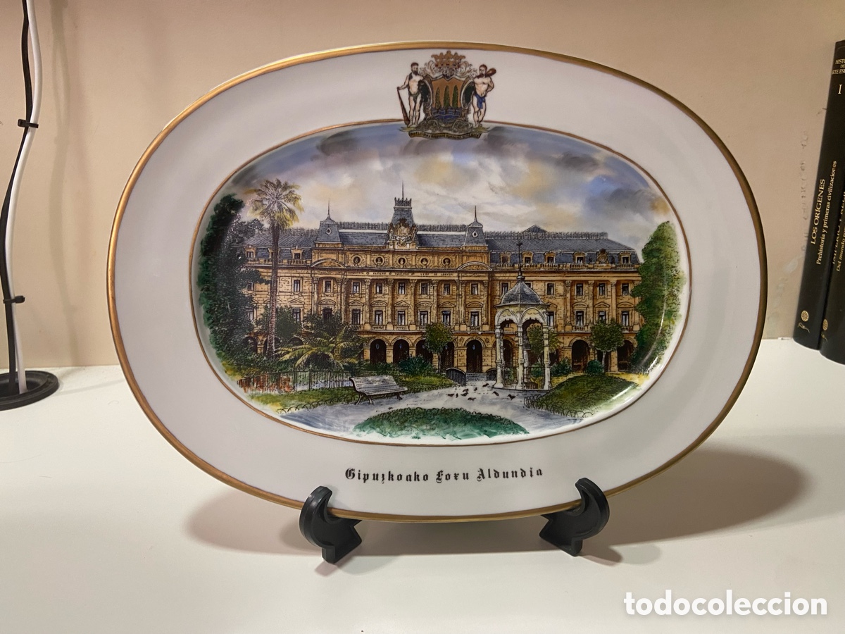 Antig&uuml;edades: Fuente porcelana Bidasoa pintada a mano diputaci&oacute;n de Gipuzkoa
