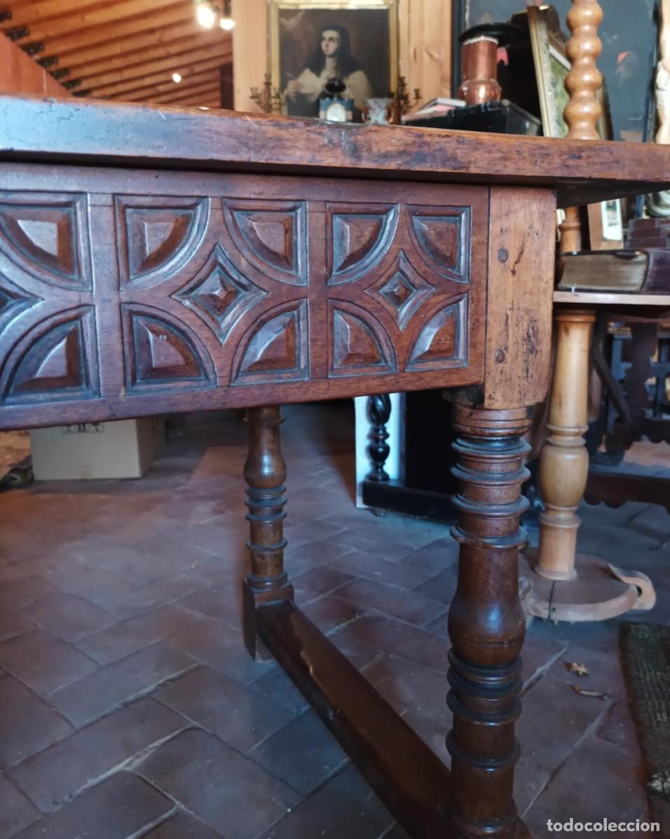 Antig&uuml;edades: Mesa de nogal antigua . - Foto 7