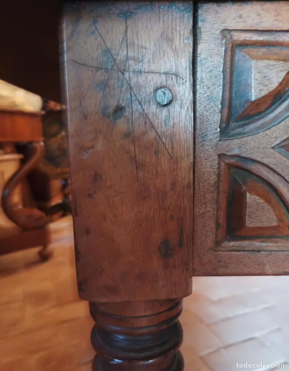 Antig&uuml;edades: Mesa de nogal antigua . - Foto 8