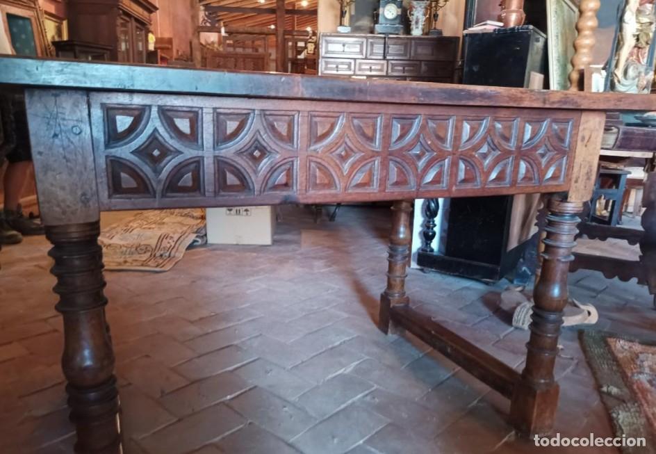 Antig&uuml;edades: Mesa de nogal antigua . - Foto 10
