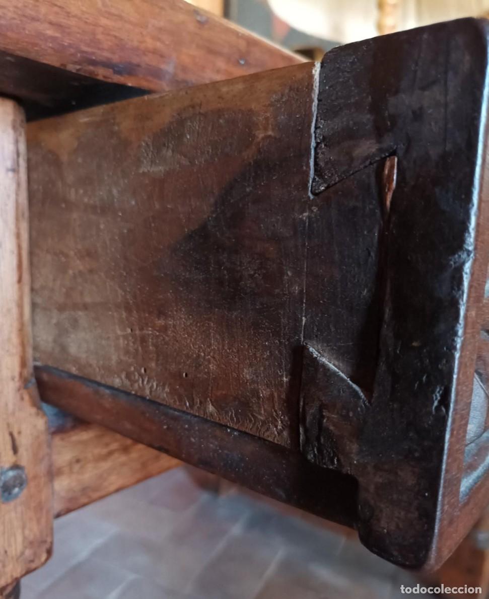 Antig&uuml;edades: Mesa de nogal antigua . - Foto 11