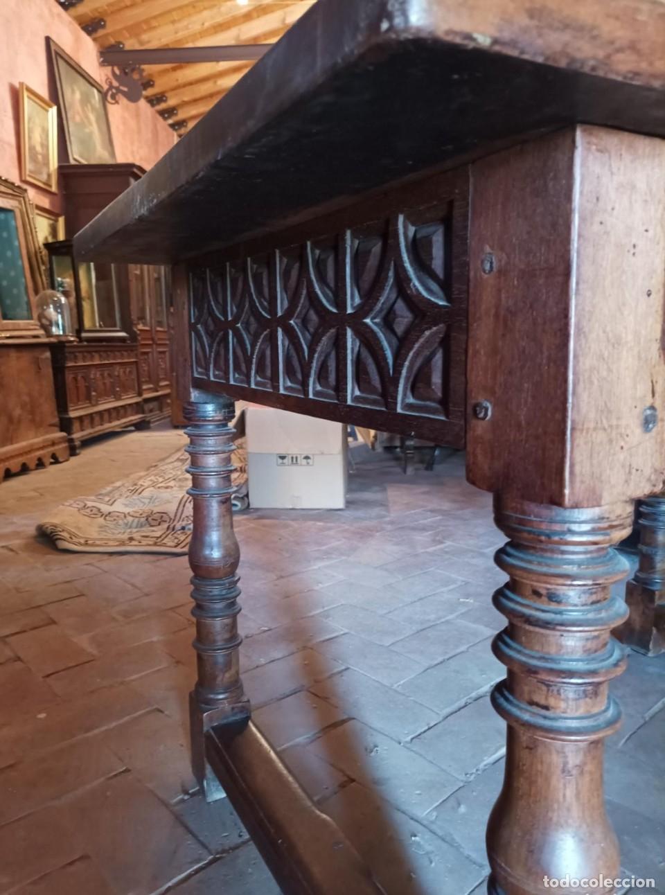 Antig&uuml;edades: Mesa de nogal antigua . - Foto 16