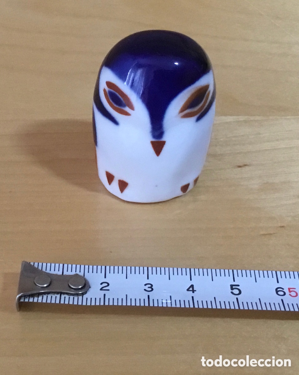 Antig&uuml;edades: B&uacute;ho Sargadelos. 5cm.