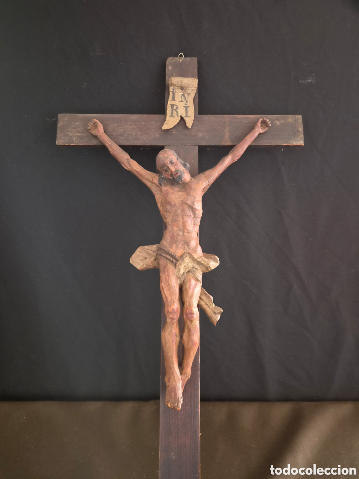 Antig&uuml;edades: Antigua talla Cristo Crucificado con cruz &ndash; Siglo XVIII