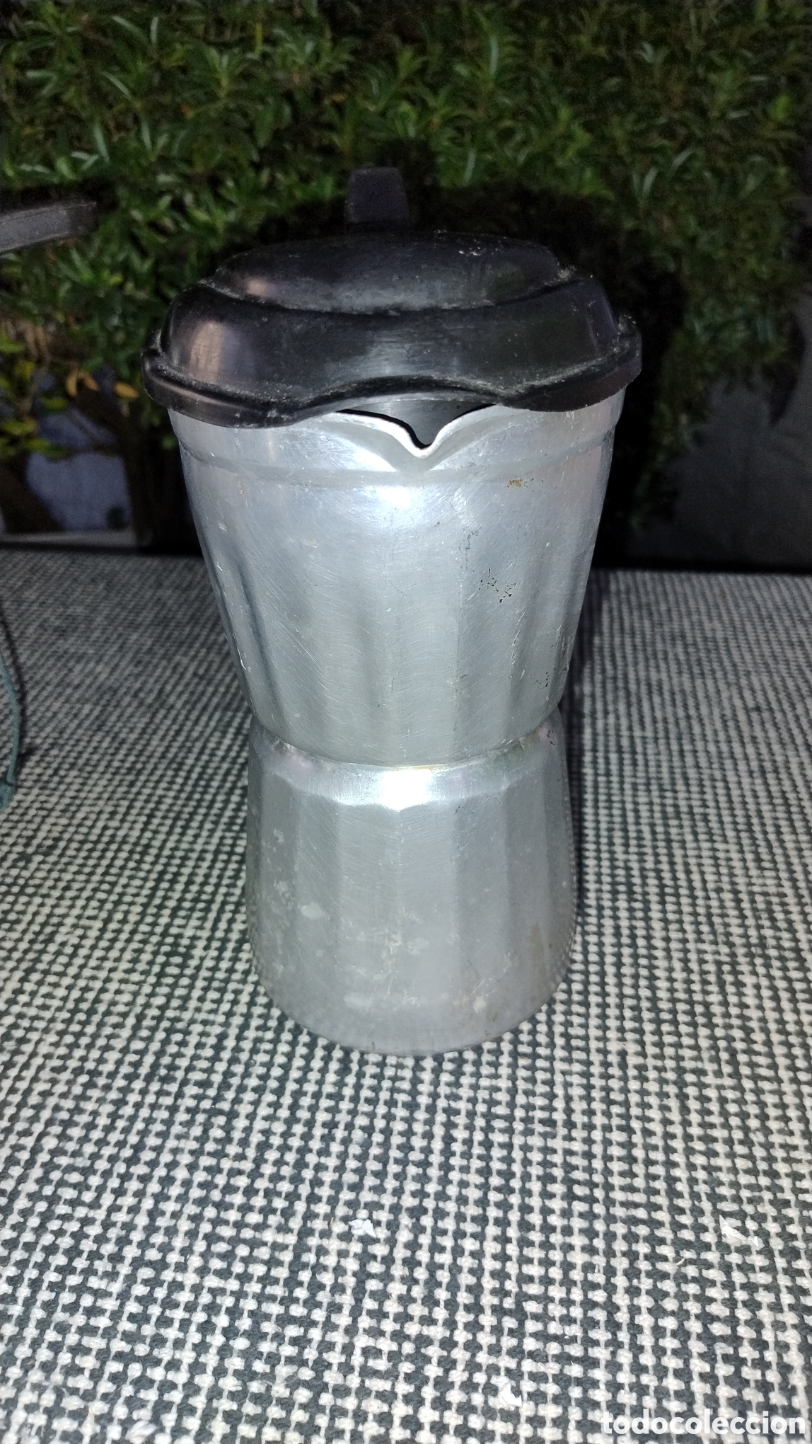 Antig&uuml;edades: Cafetera de aluminio magefesa antigua - Foto 2