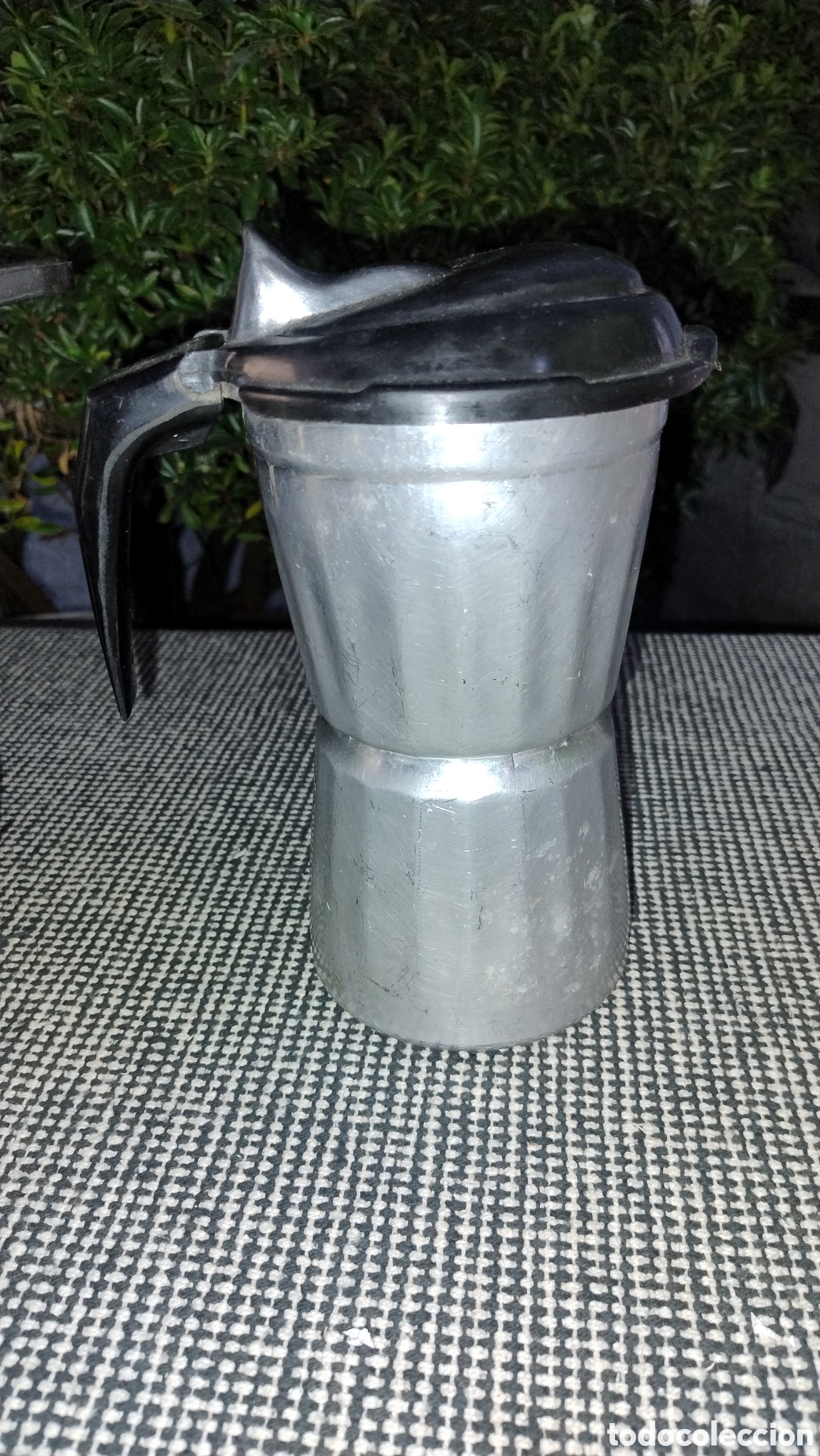 Antig&uuml;edades: Cafetera de aluminio magefesa antigua - Foto 3