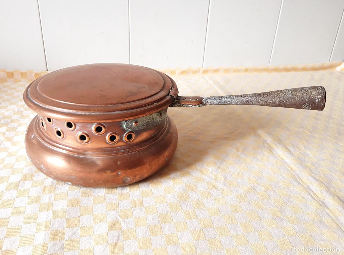 Antig&uuml;edades: Calentador de cama de cobre de principios del siglo XX, arte rural campesino