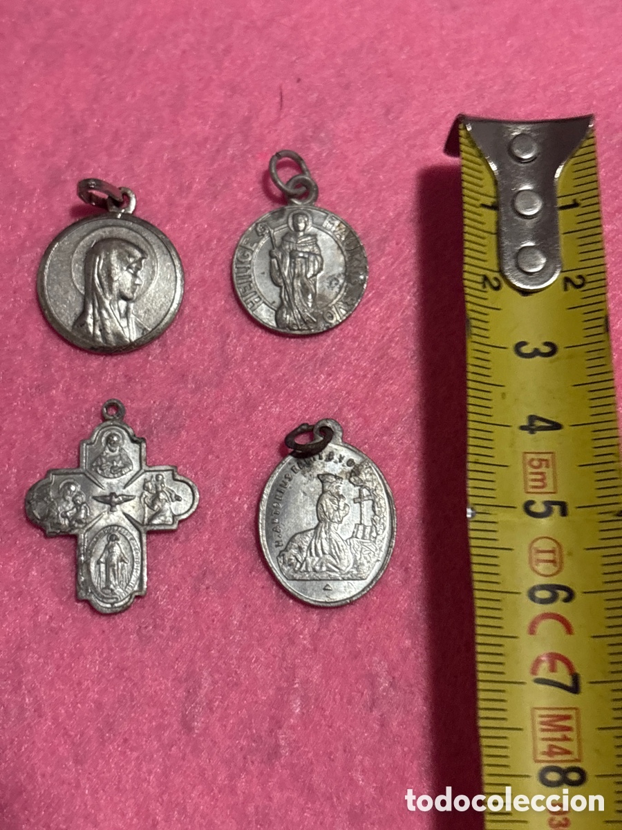 Antig&uuml;edades: Lote de medallas religiosas - Foto 2