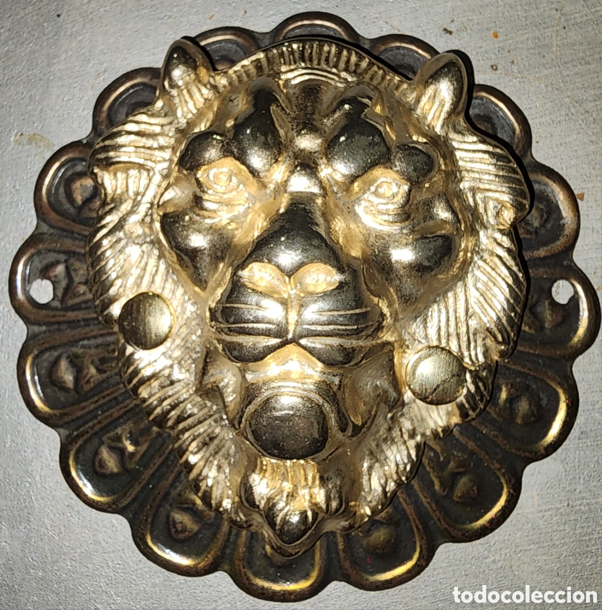 Antig&uuml;edades: Cabeza de Le&oacute;n Antigua de Lat&oacute;n / Herraje Decorativo Vintage