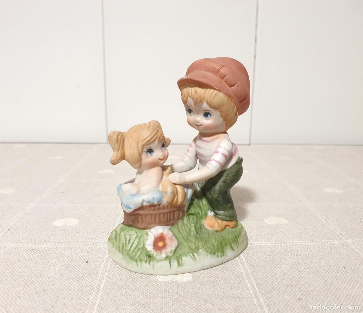 Antig&uuml;edades: Figura vintage de Capodimonte en porcelana bizcochada pintada a mano