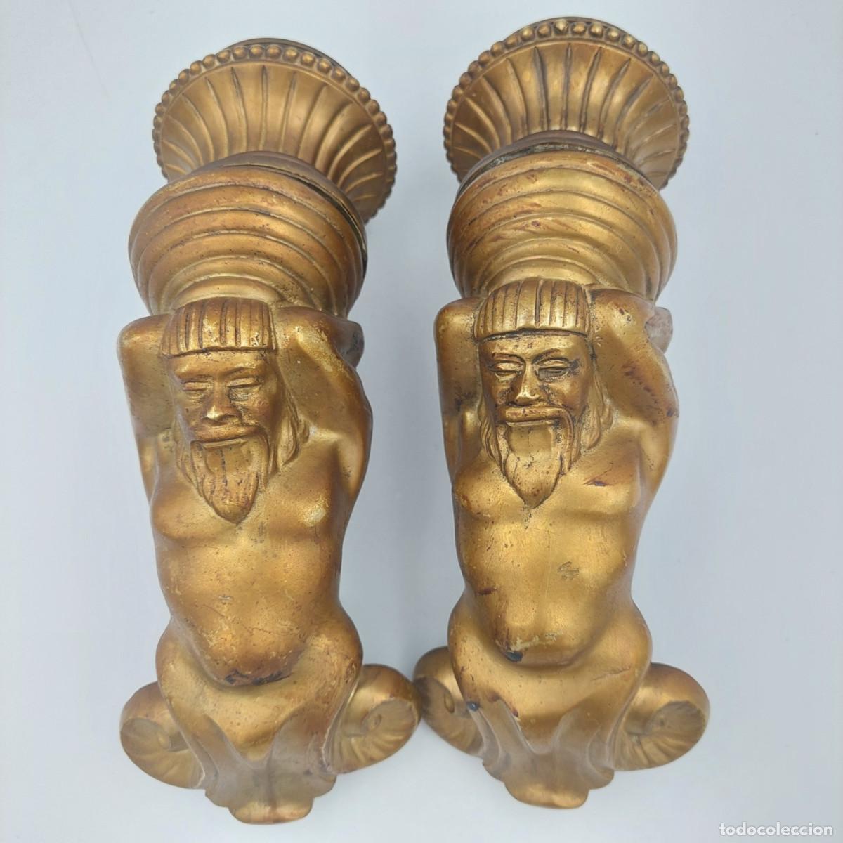 Antig&uuml;edades: Pareja de candelabros de pared de laton siglo XIX atlantes