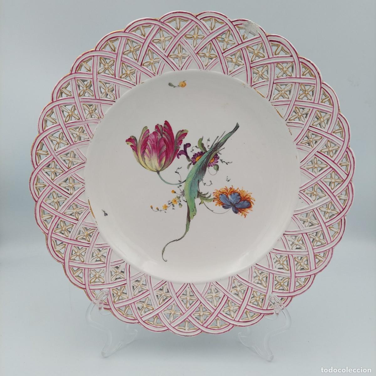 Antig&uuml;edades: Plato de porcelana alemana calada H&ouml;chst siglo XVIII