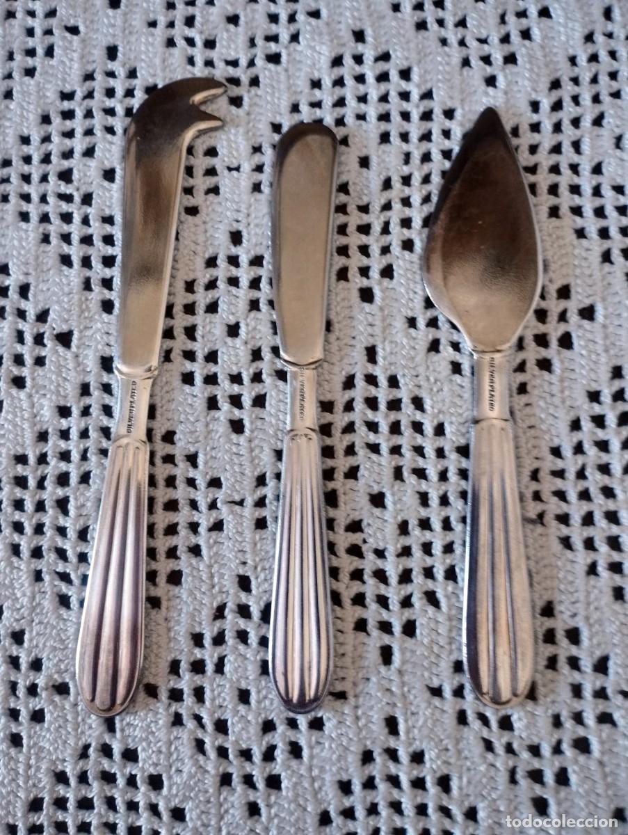 Antig&uuml;edades: Juego de 3 Cubiertos para Queso Ba&ntilde;ados en Plata (Silver Plated) - 15 cm aprox