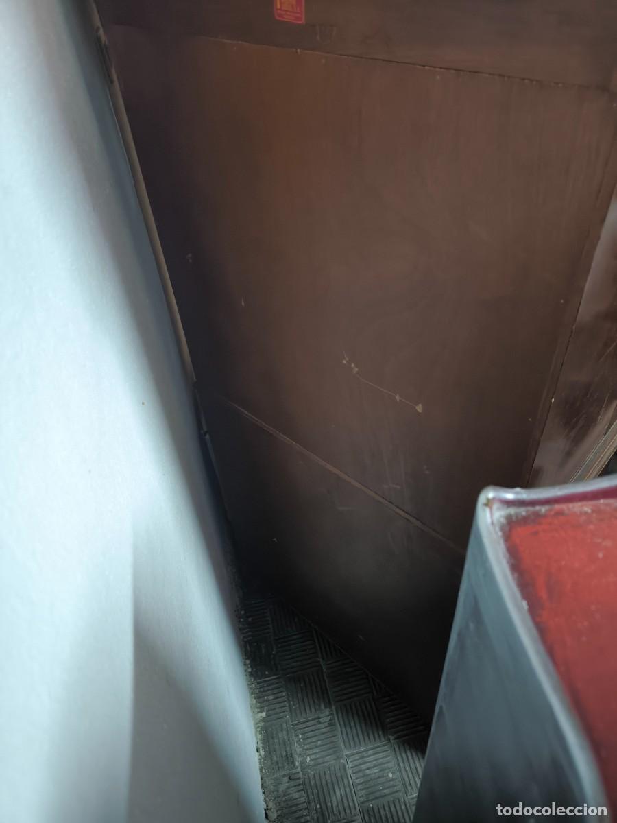 Antig&uuml;edades: Escritorio de madera. - Foto 6