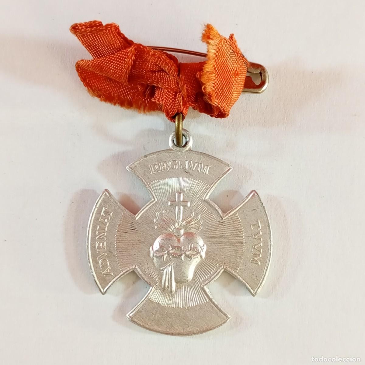 Antig&uuml;edades: MEDALLA RELIGIOSA - ADVENIAT REGNVM TVVM - SAGRADO CORAZON DE JES&Uacute;S / 3281