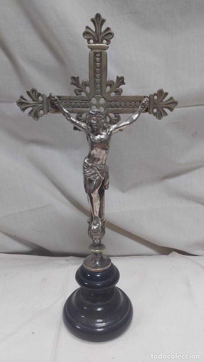Antig&uuml;edades: Antiguo cristo de altar o comoda
