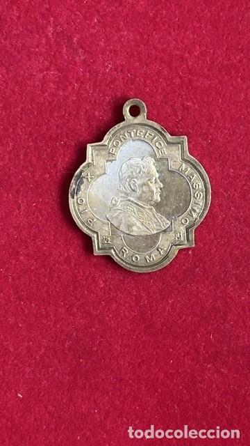 Antig&uuml;edades: Medalla devocional Pio X aniversario sacerdotal 1908 , 3,2x2,7 cm , 5,4 grs