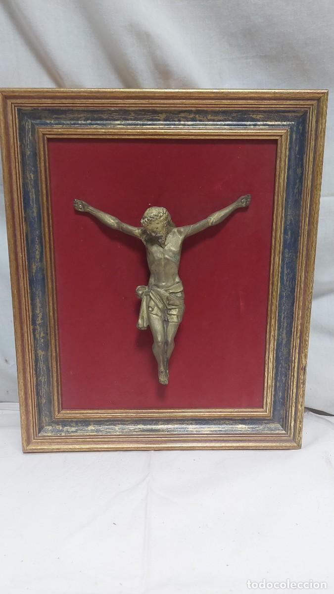 Antig&uuml;edades: Antiguo cristo de bronce enmarcado