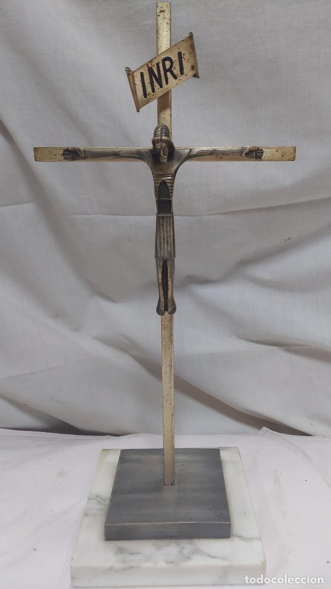 Antig&uuml;edades: Cristo neogotico de bronce y hierro