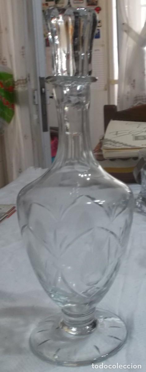 Antig&uuml;edades: botella cristal tallado a&ntilde;os 50