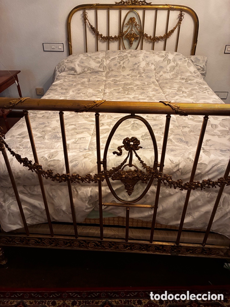 Antig&uuml;edades: Cama en bronce finales Siglo XIX