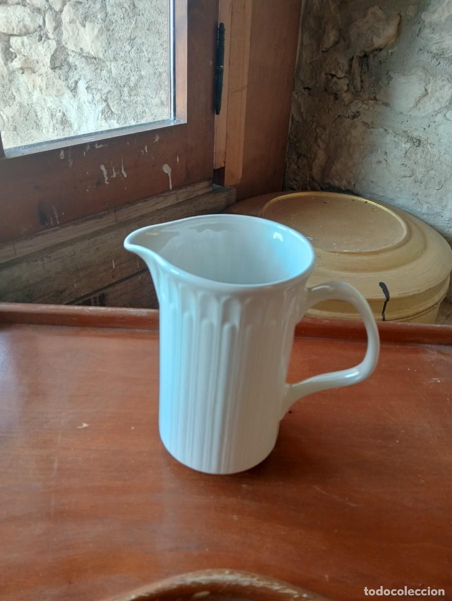 Antig&uuml;edades: JARRA DE AGUA DE PORCELANA