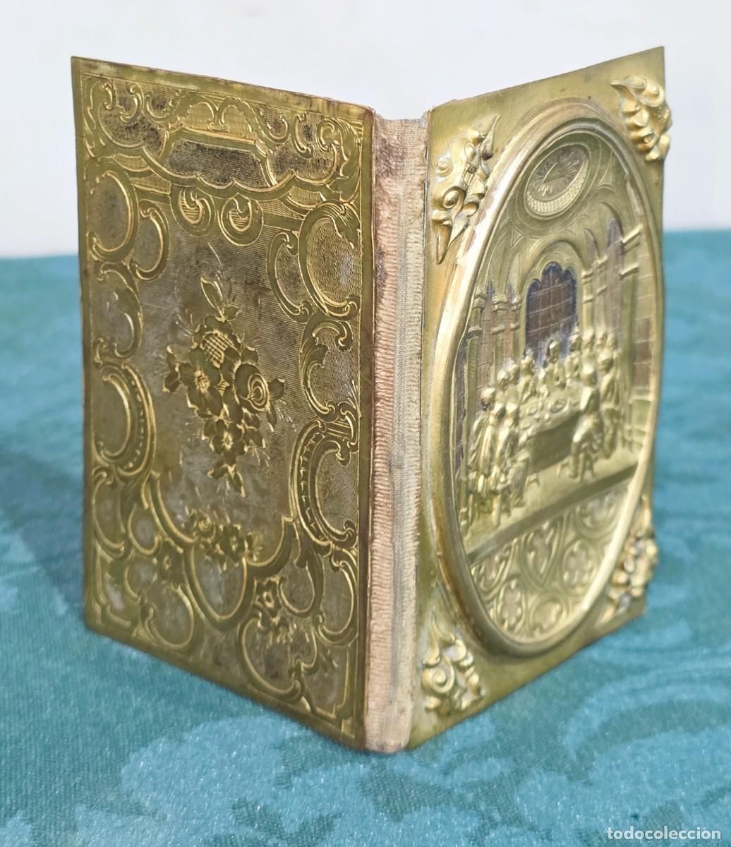 Antig&uuml;edades: Placa de estuche lit&uacute;rgico o misal antiguo